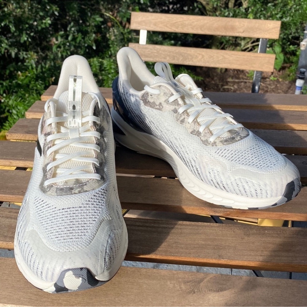 NWT Anta Men's White and Gray Athletic Sneakers